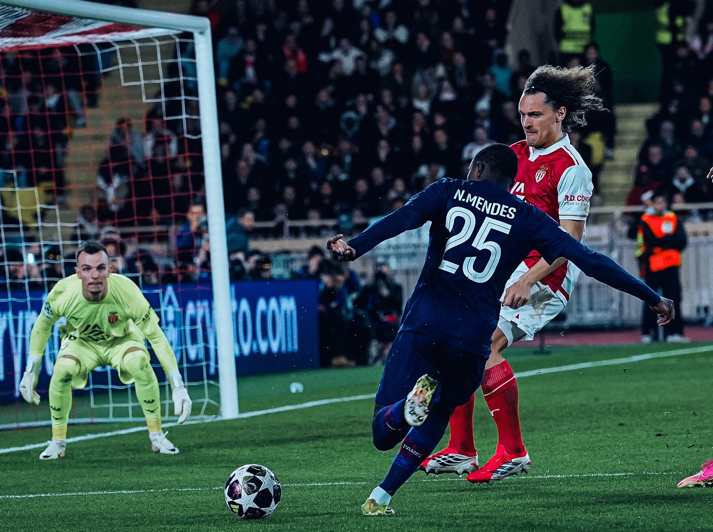 El PSG remonta en el Principado y toma ventaja en el playoff de la ...