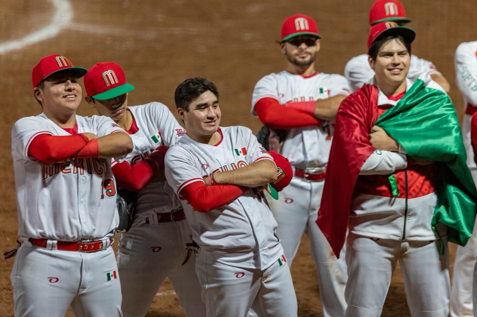 SINALOENSES VIVEN GRATA EXPERIENCIA EN MUNDIAL DE SOFTBOL - Marcador ...