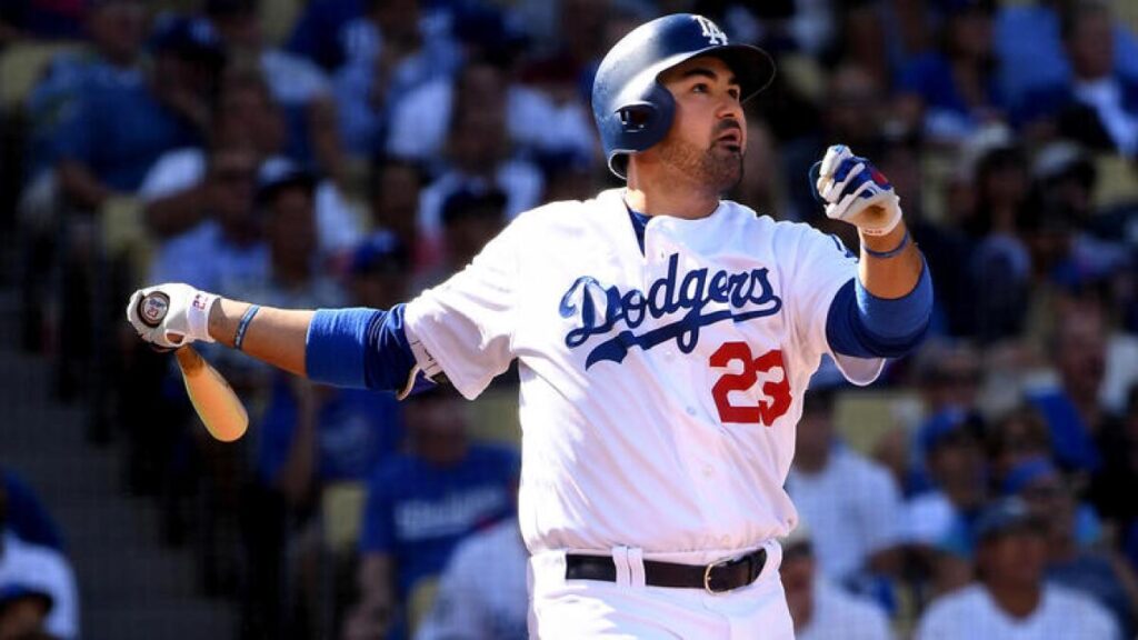 Adrián González bat