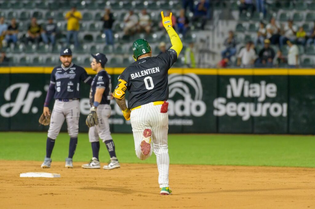 Wladimir Balentien bateó HR