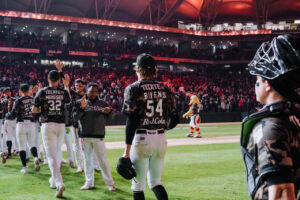 Tomateros le gana a Sultanes