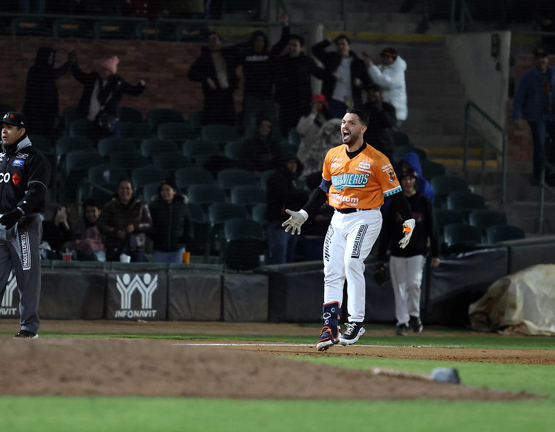 César Salazar festeja triunfo