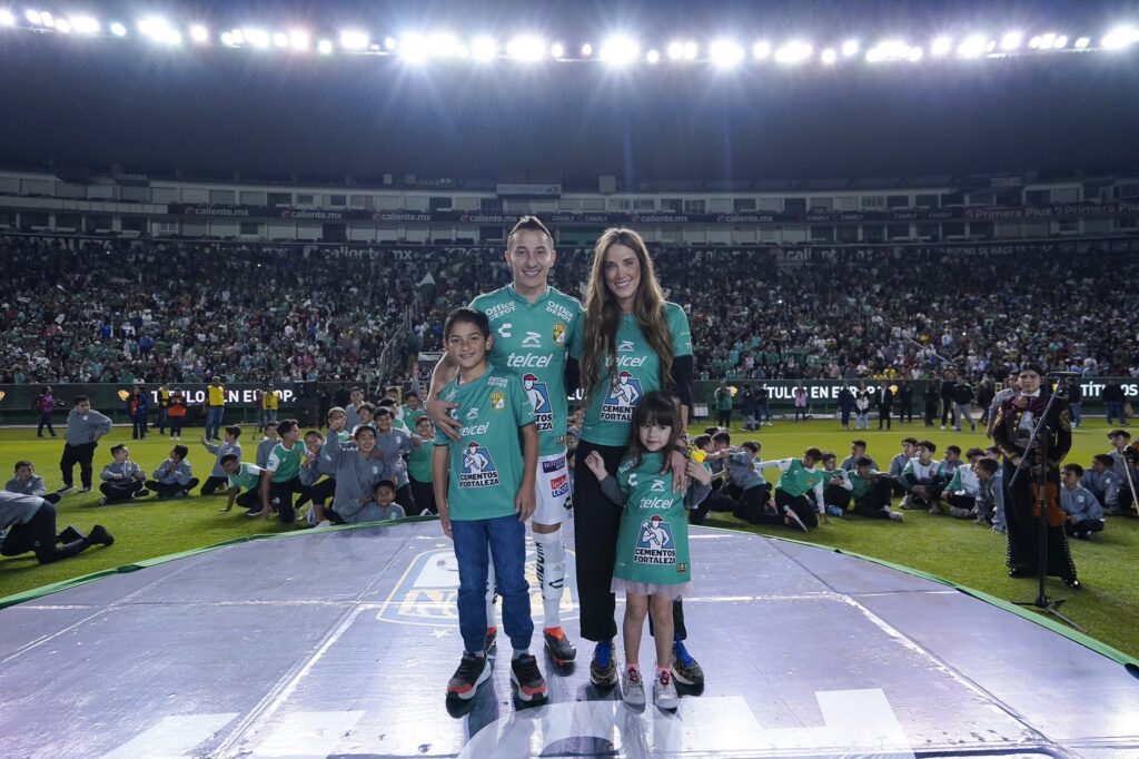 Andrés Guardado presentado con León