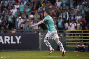 Andrés Guardado debuta con León