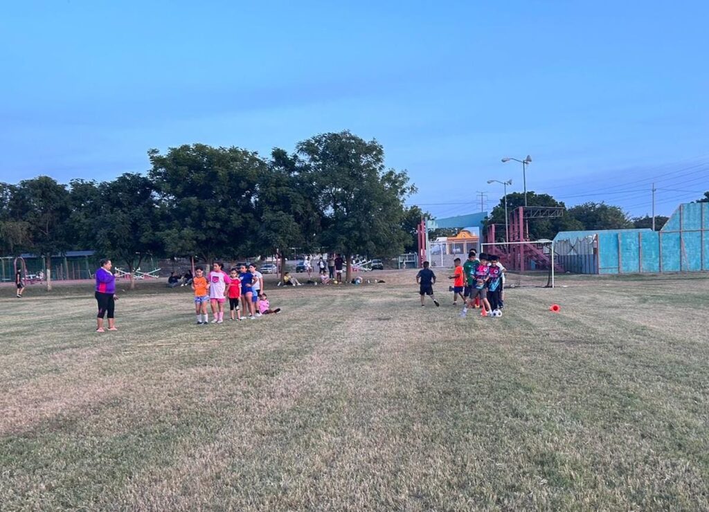 Escuela de futbol femenil Mazatlán