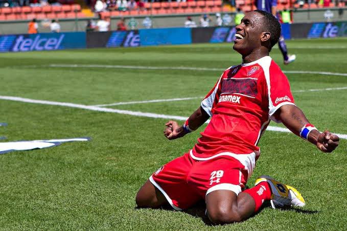 Luis Tejada con Toluca