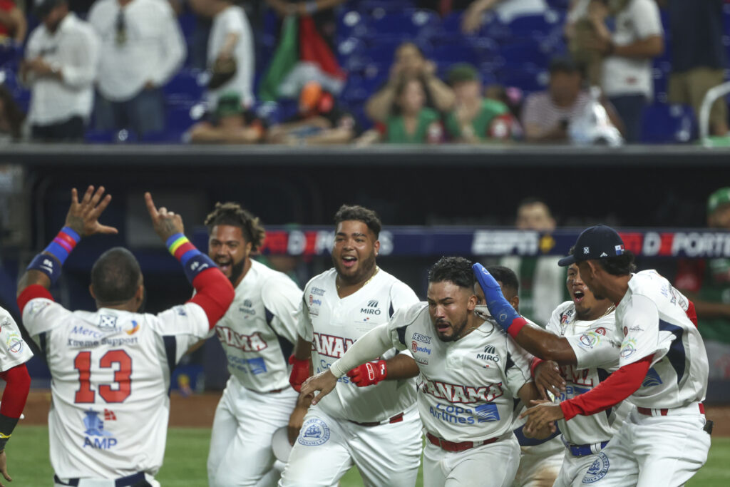 Mexico v Panama, juego 7 el 3 feb 2024