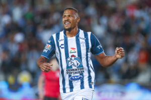 Salomón Rondón Pachuca