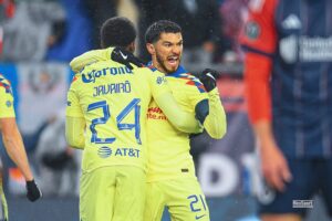 Henry Martin festeja gol