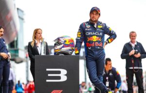 Sergio Pérez tercero en China