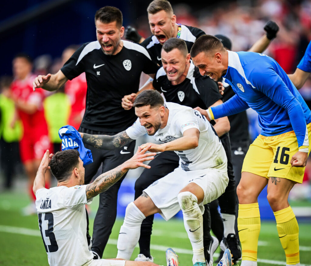 Eslovenia festeja gol