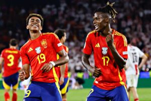 España derrota 4-1 a Georgia. Nico Williams y Yamal festejan