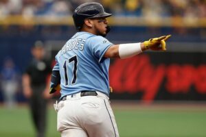 Isaac Paredes llega a 13 jonrones