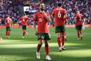 Portugal golea 3-0 a Turquía y se clasifica a la siguiente ronda