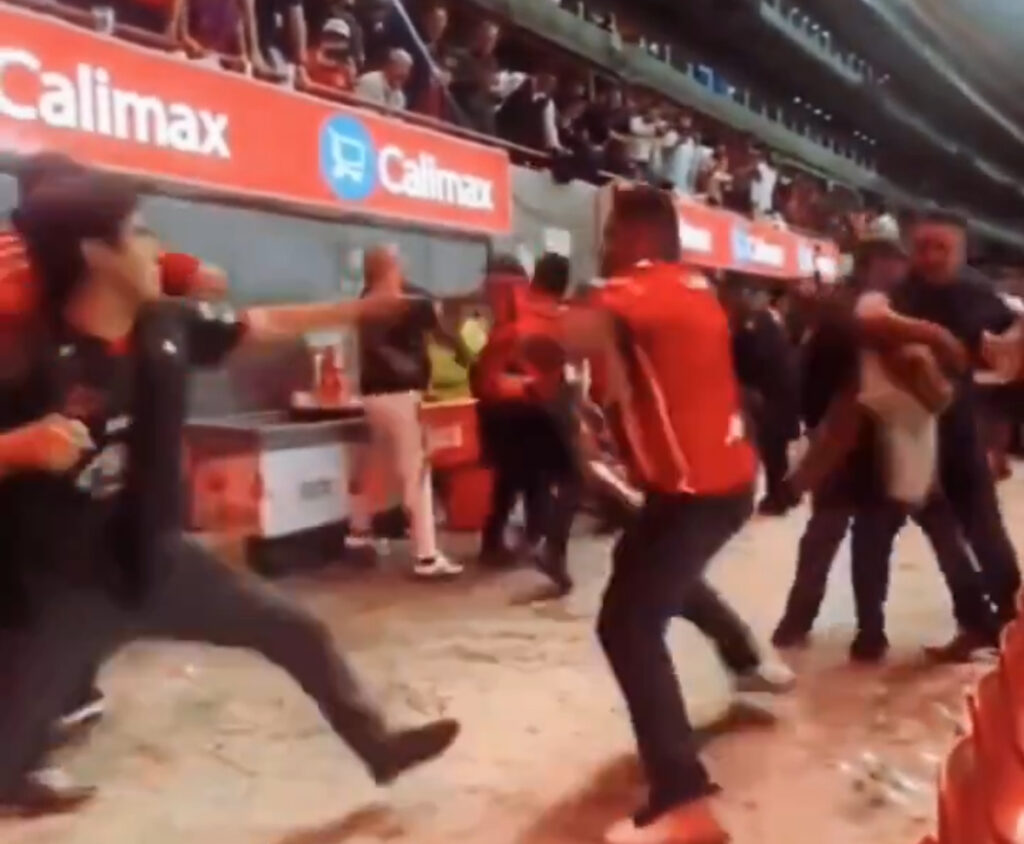 Violencia en el estadio Tijuana