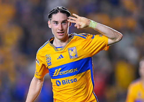 Marcelo Flores festeja gol