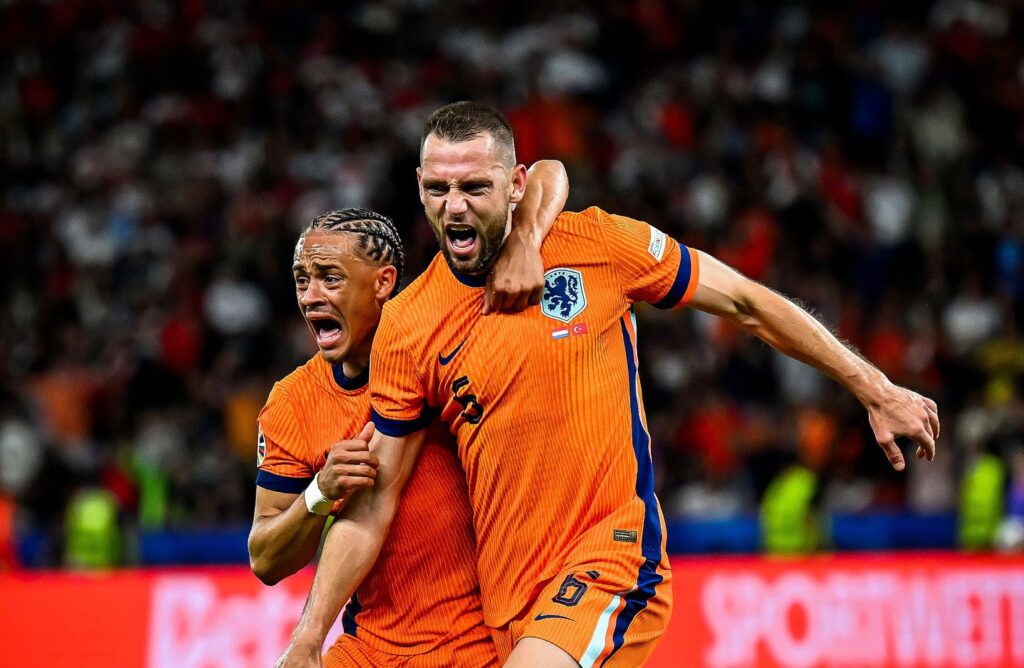 Países Bajos festeja gol