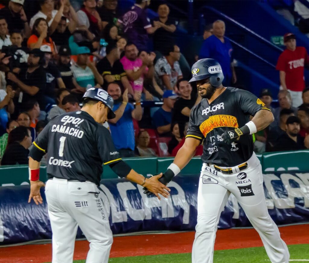 Rieleros derrota a Toros