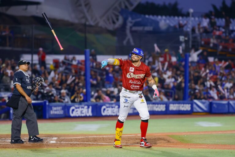Charros derrota 5-3 a Mexicali, Manny Bañuelos luce en la lomita