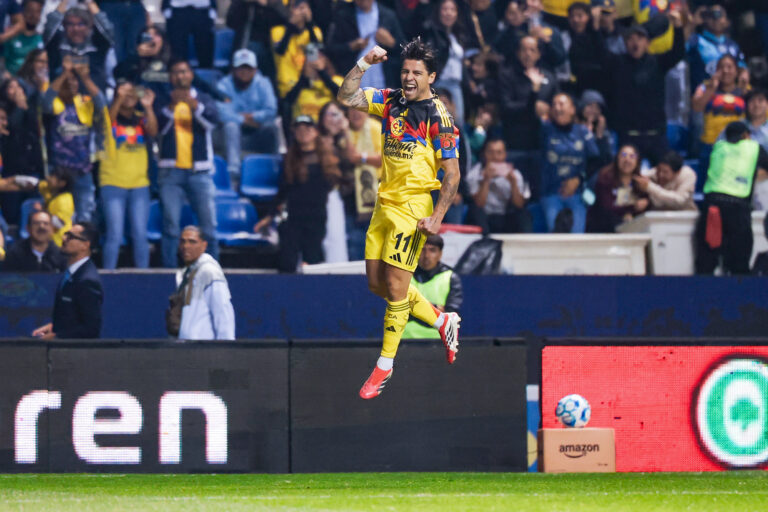 Vuelan alto en el Cuauhtémoc; América golea 4-0 al Puebla