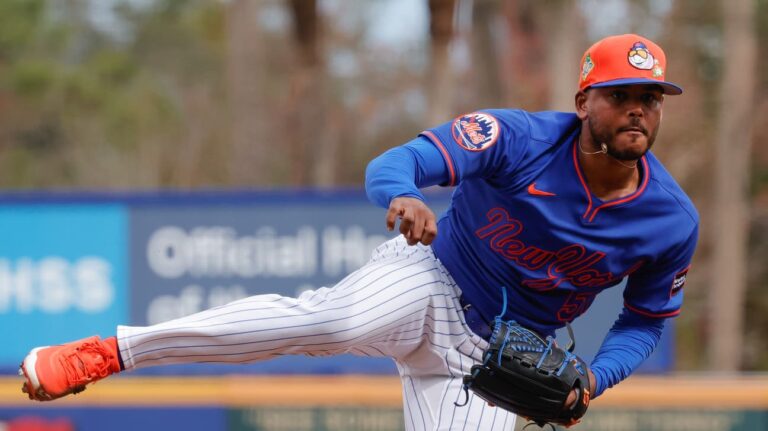 New York Mets designan a Freddy Peralta como abridor del Día Inaugural