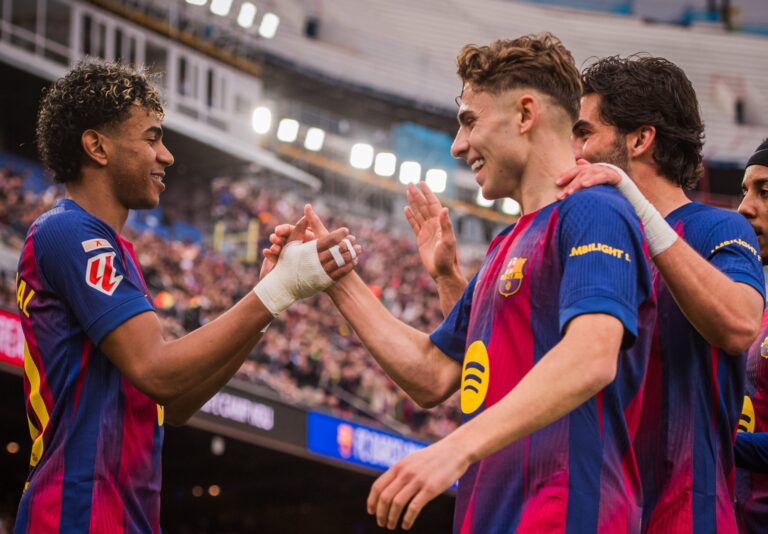 FC Barcelona golea al Villarreal CF y se afianza en la cima de LaLiga