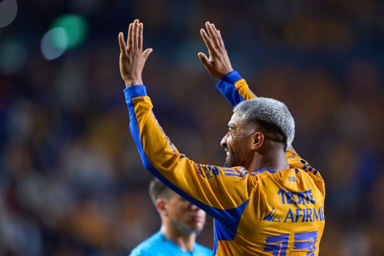 Rodrigo Aguirre marca doblete en triunfo de Tigres en Concacaf
