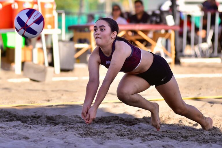 ESPERAN LAS HERMANAS CASTRO DEJARLEGADO EN VOLIEBOL DE PLAYA EN EL FUERTE