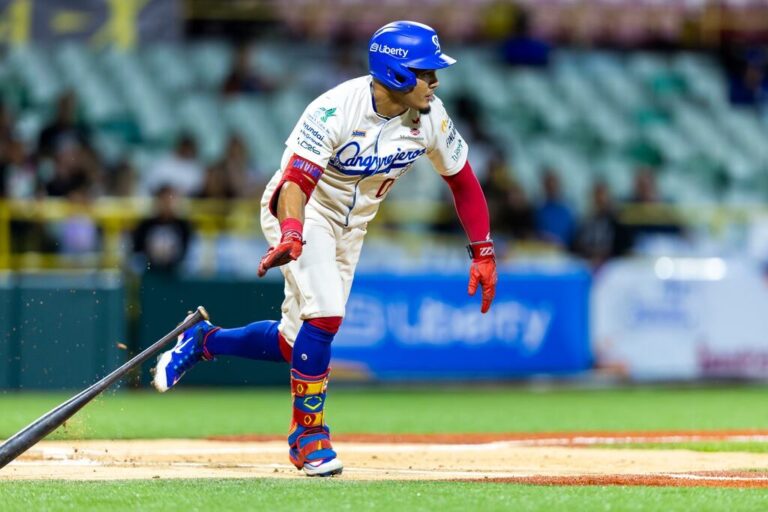 Rubén Castro llega a El Águila de Veracruz