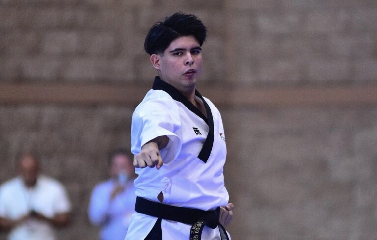 DOMINA ELDORADO POOMSAEAL INICIAR EL TAEKWONDO