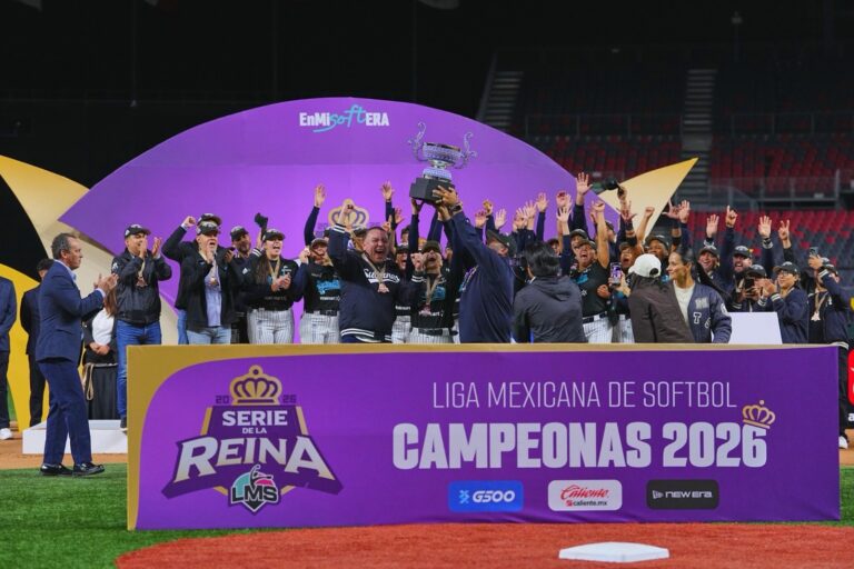 Sultanes Femenil se corona con autoridad en la Serie de la Reina