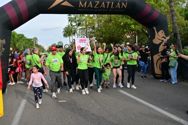Se unen más de mil personas en la Carrera Hacer del Mundo una Sola Familia 2026