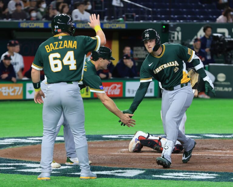 Australia sigue invicto, derrota 5-1 a la República Checa