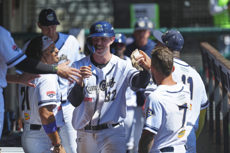 Jabari Henry rompe el empate y guía a Cougars a un triunfo clave rumbo a la final