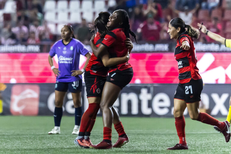 Xolas rescata empate agónico ante Chivas en el Estadio Caliente