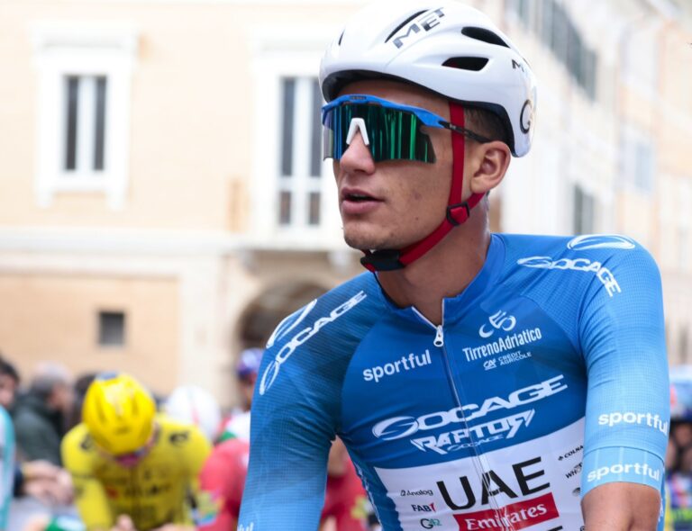 Isaac del Toro brilla en la etapa reina y queda a un paso del título en la Tirreno-Adriático