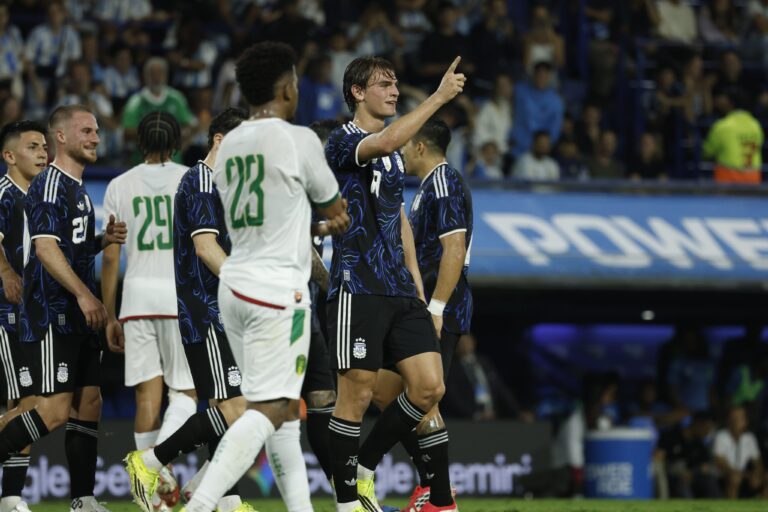 Argentina sufre para derrotar 2-1 a Mauritania