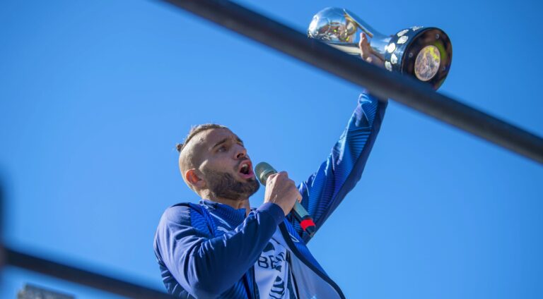 Nicolás Sánchez asume el mando interino de Rayados