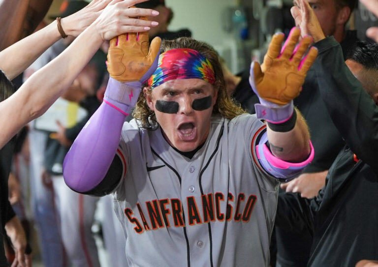 Gigantes se imponen a Padres con poder oportuno y sólida labor monticular