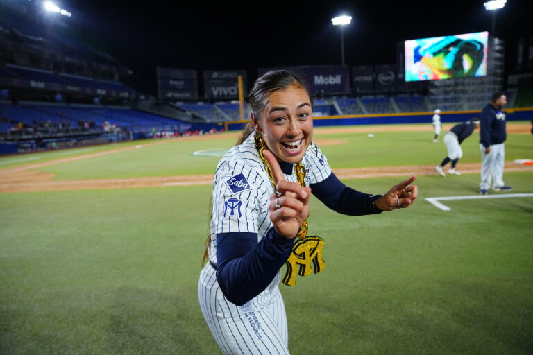 Sultanes Femenil pega primero en la Serie de la Reina con dramático triunfo en extra innings