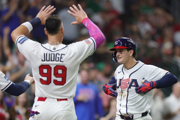 Estados Unidos vence a México a base de cuadrangulares en el Clásico Mundial