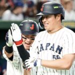 Japón arma explosivo rally en la octava y blanquea 9-0 a la República Checa