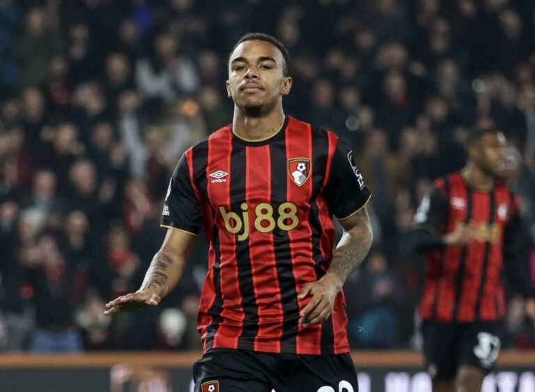 Bournemouth rescata empate ante Manchester United tras expulsión de Maguire en cierre dramático