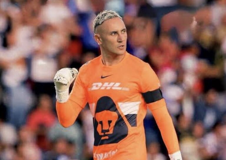 Keylor Navas renueva con Pumas