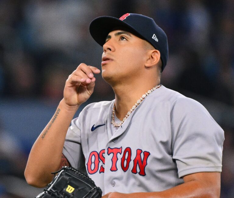 Medias Rojas blanquean a Toronto con sólida labor de Suárez y ataque oportuno