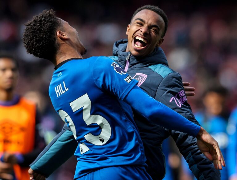 Arsenal pincha de local y pone más apretada la tabla