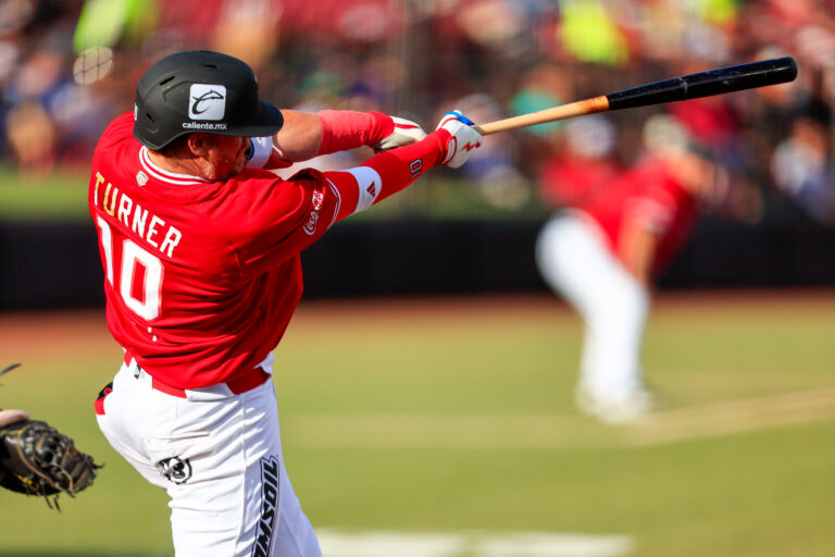 Toros aplasta a Acereros y amarra su tercera serie consecutiva