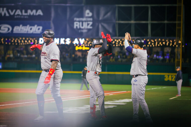 Rieleros se impone 11-10 sobre Tecos de los Dos Laredos