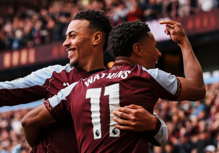 Aston Villa rescata un triunfo de locura ante Sunderland con gol en el último suspiro