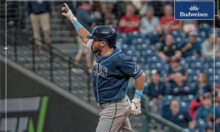 Rays remontan en Cleveland con jonrón de Aranda y oportuno bate de Vilade
